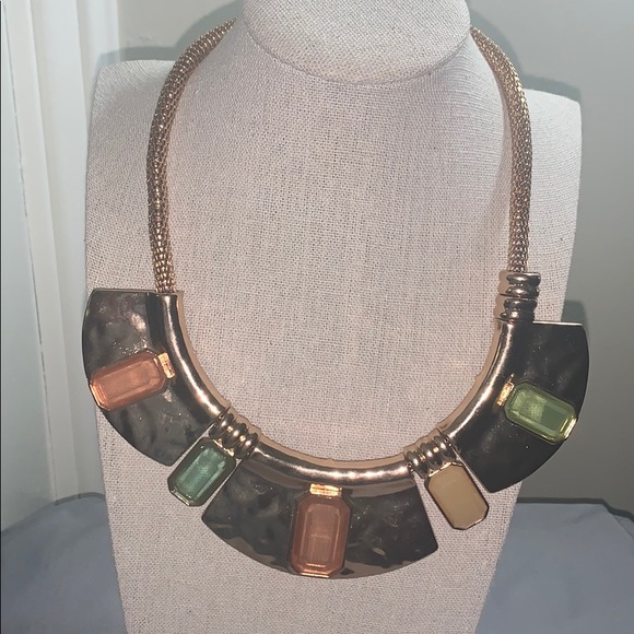 Gorgeous Cleopatras Statement - Picture 1 of 5